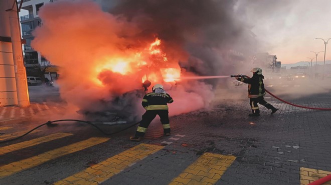 Faciadan dönüldü: Minibüs alev alev yandı!