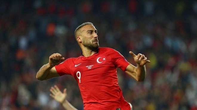 Fenerbahçe, Cenk Tosun'u resmen açıkladı