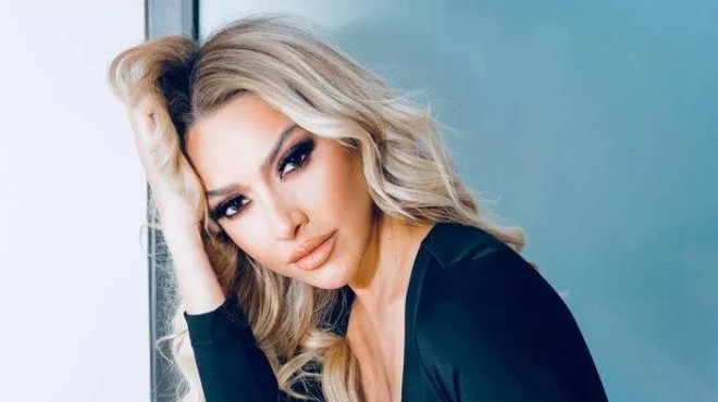 Hadise'den derin göğüs dekolteli poz: Herkesi şaşkına çevirdi