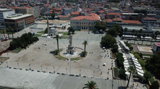 İzmir'de cadde ve sokaklar boş kaldı