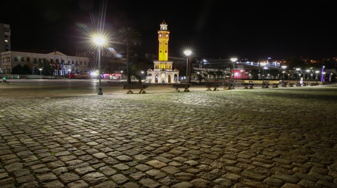 İzmir'de sokağa çıkma yasağı manzaraları!