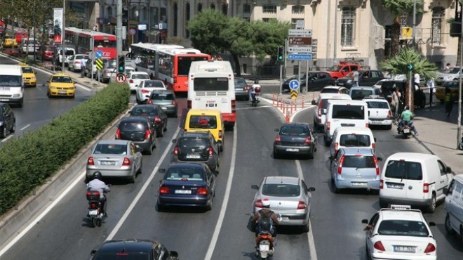 İzmir'deki taşıt sayısı 1 yılda ne kadar arttı?