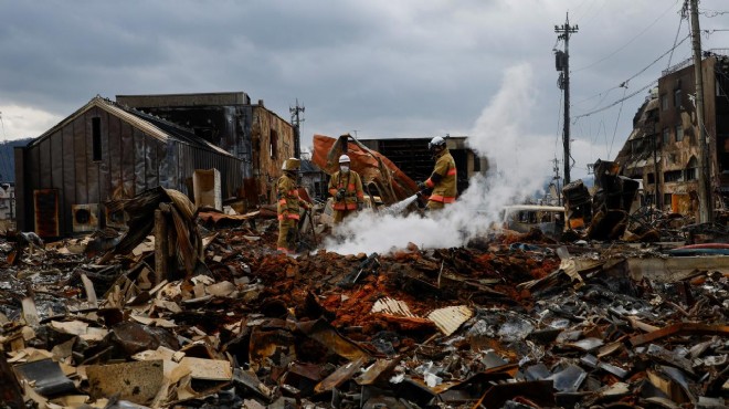 Japonya'daki depremlerde 215 kişi öldü