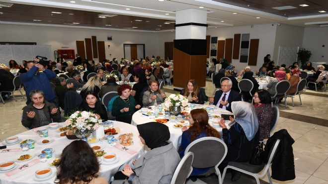 Karabağlar'da kadınlardan 'semt merkezi' teşekkürü