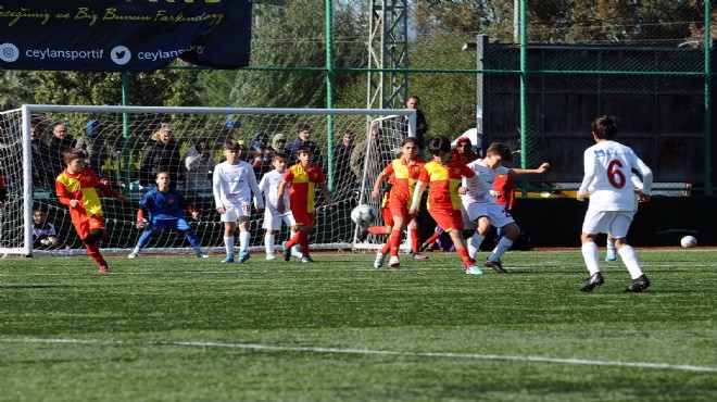 Karşıyaka'da futbol rüzgarı!