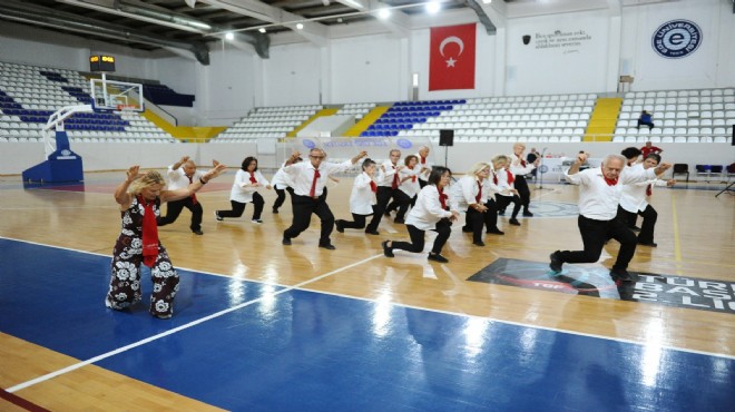 Karşıyaka'nın Çınarları madalyaları topladı