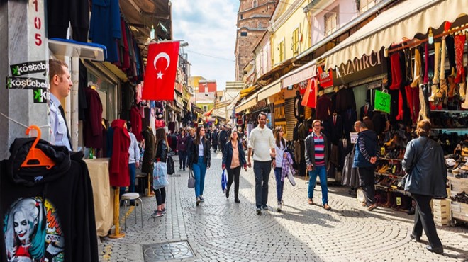 Kemeraltı'nda alışveriş için yeni formül: Kadınlara ücretsiz otopark çağrısı!