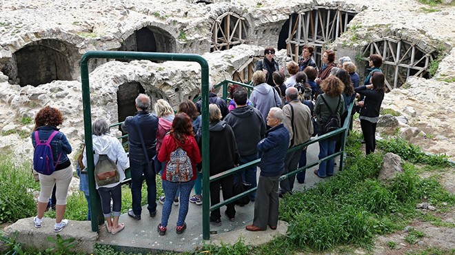 Konak'ta adım adım tarih turu