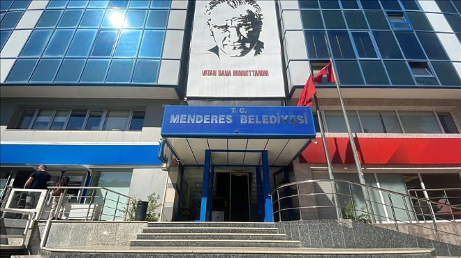 Menderes'te üç istifa!