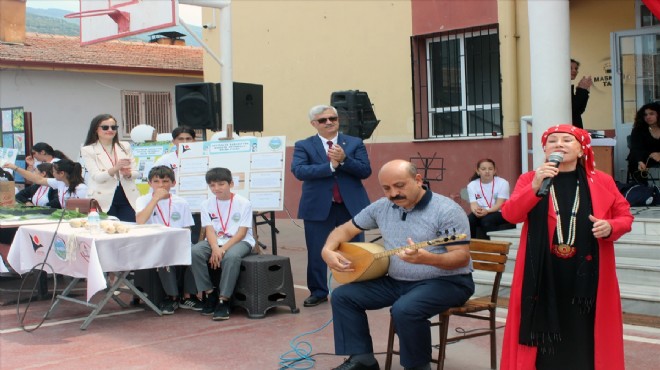 Ödemiş'te öğrenciler TUBİTAK projelerini sergiledi