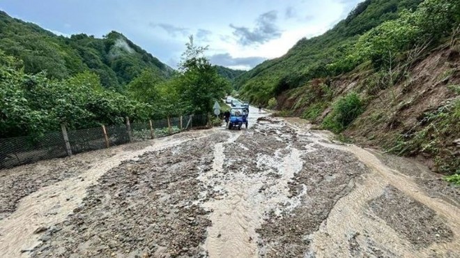 Ordu'da sel: Sulara kapılan bir kişi hayatını kaybetti