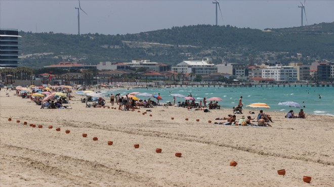 Oteller neredeyse doldu... Çeşme'de çifte bayram!