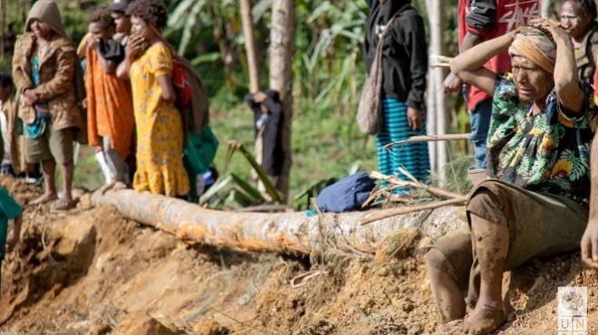 Papua Yeni Gine'de heyelan: 2 bin kişi diri diri gömüldü