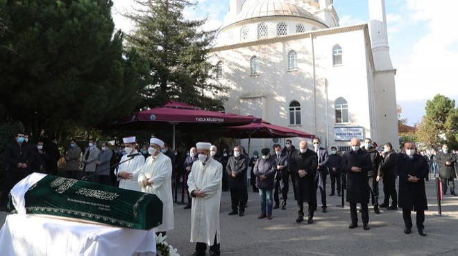 Pekcan'ın annesi İhsan Kadaifci son yolculuğuna uğurlandı