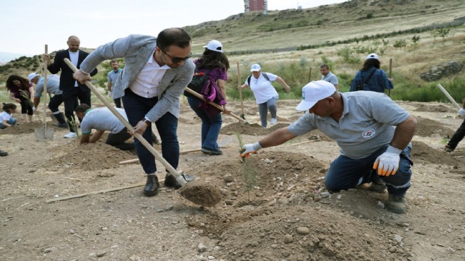 Peyzaj mimarlarından Karşıyaka'ya hatıra ormanı