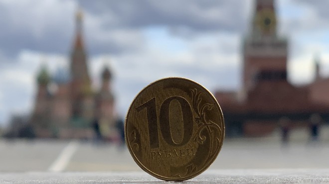 Rusya'da faiz arttırıldı... Ruble yükselişte!