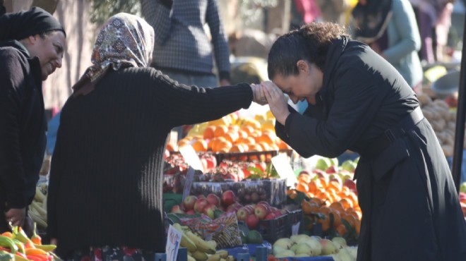 Sengel'e pazarda sıcak karşılama