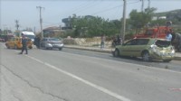 İzmir'de 4 araç kazaya karıştı... 2 yaralı!