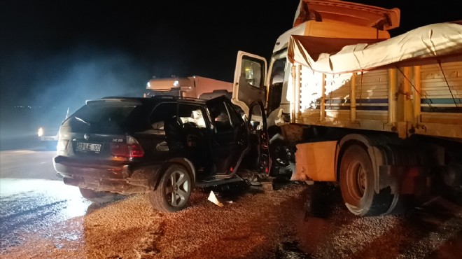 TIR ile cip çarpıştı...1 polis hayatını kaybetti