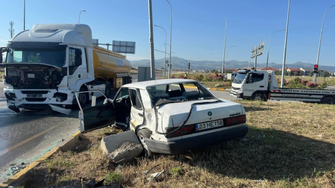 TIR'la otomobil çarpıştı: 3 yaralı