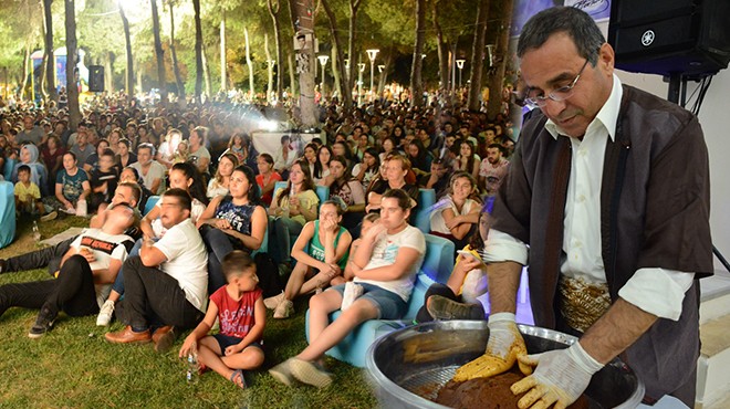 Torbalı'da renkli gece: Bir yanda nostalji, bir yanda sıra gecesi