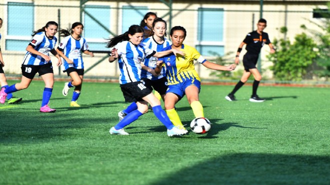 U13-U15 Kız Futbol Ligi'nde ilk düdük çaldı